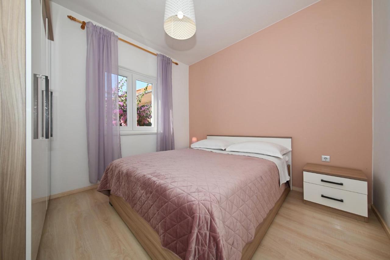 Apartment Irena Posedarje Buitenkant foto