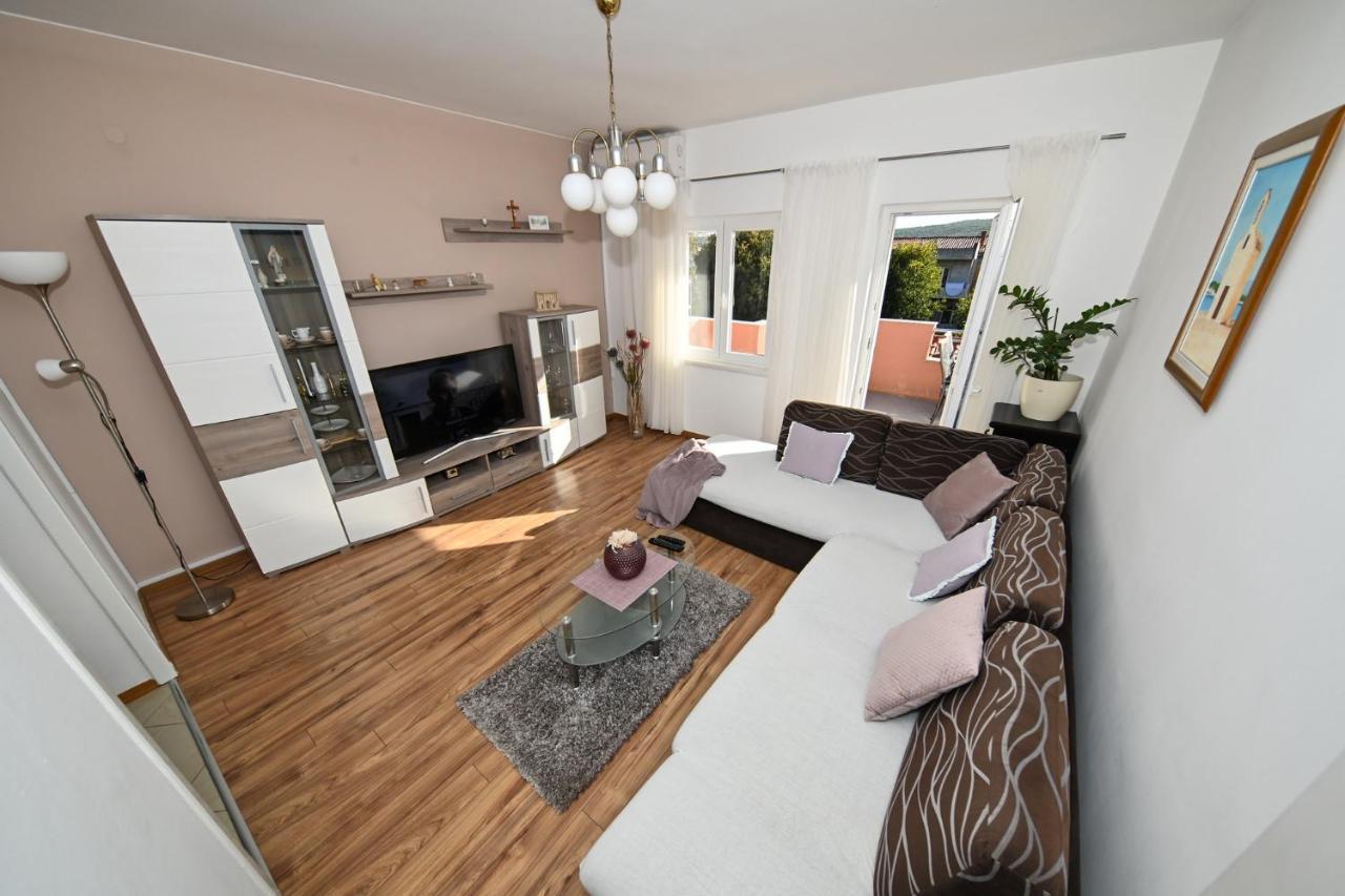 Apartment Irena Posedarje Buitenkant foto