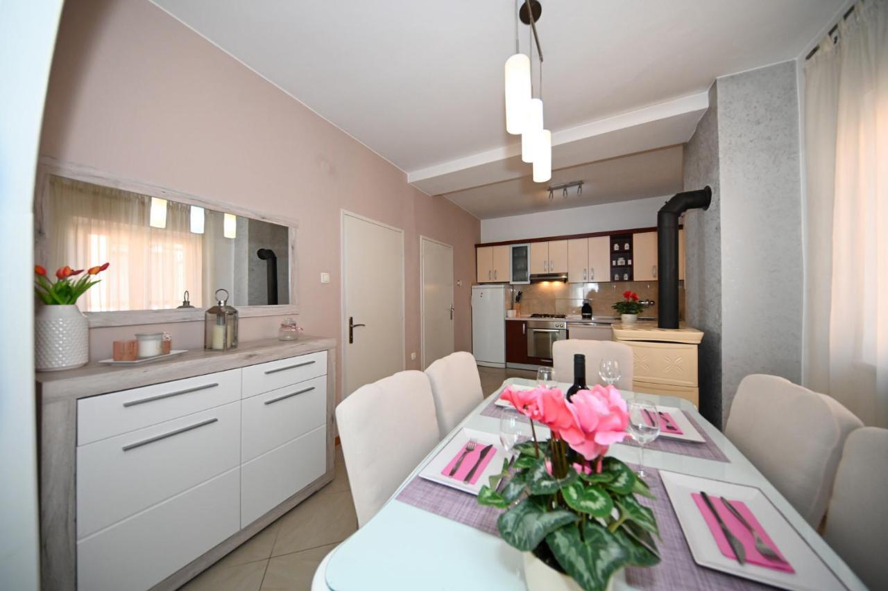 Apartment Irena Posedarje Buitenkant foto