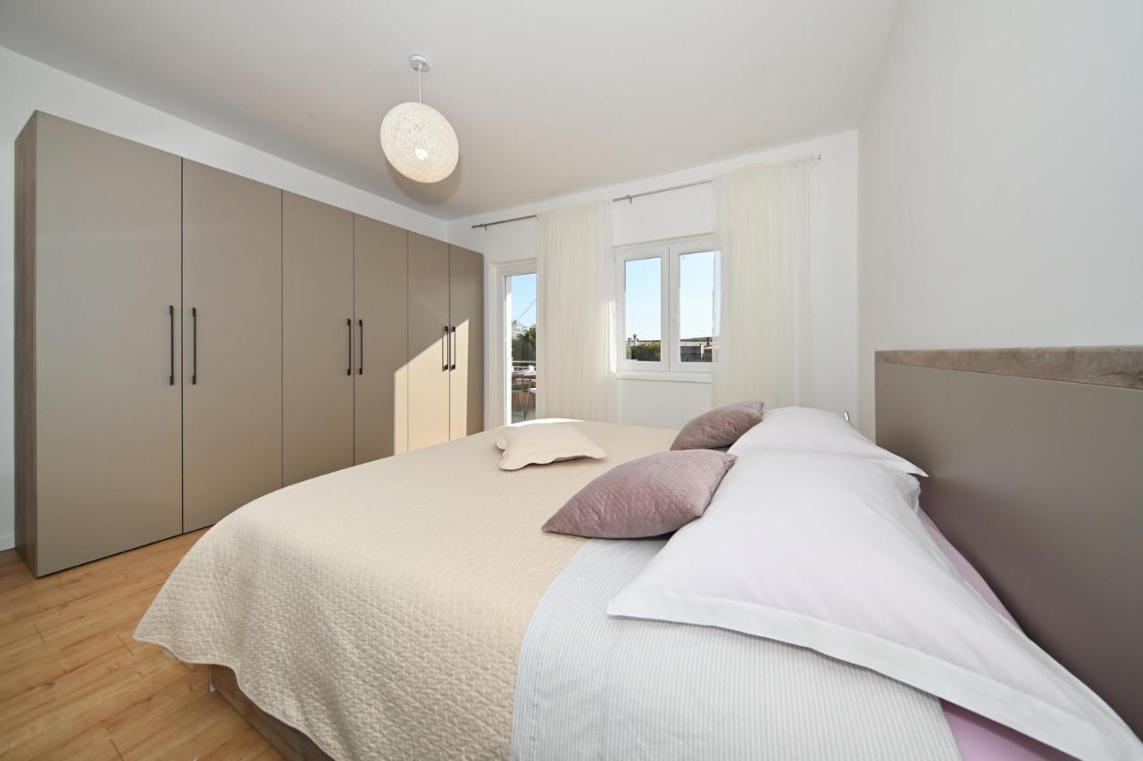 Apartment Irena Posedarje Buitenkant foto