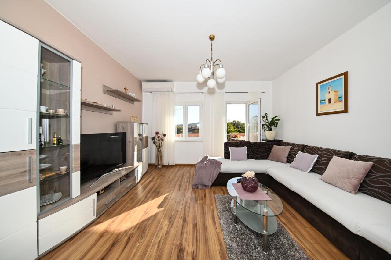 Apartment Irena Posedarje Buitenkant foto